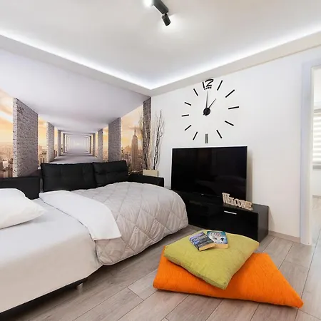 Gr House Eleftheria * אפאנטו